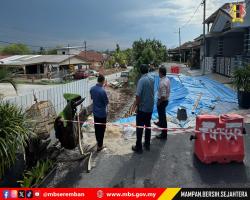 LAWATAN TURUN PADANG TUAN SETIAUSAHA MBS KE LOKASI TANAH RUNTUH
