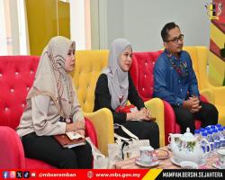 KUNJUNGAN HORMAT MAJLIS BANDARAYA SEREMBAN KE ATAS PENGARAH JABATAN PENYIARAN NEGERI SEMBILAN