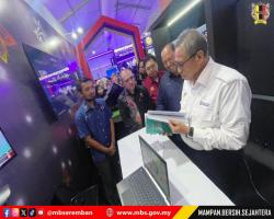 DATUK BANDAR MBS TERIMA SIJIL PENGHARGAAN REFORMASI KERENAH BIROKRASI (RKB) DARIPADA KETUA SETIAUSAHA NEGARA