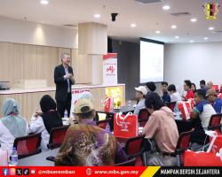 KUNJUNGAN DELEGASI ASEAN SUSTAINABLE URBANISATION FORUM KE MBS