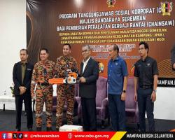PROGRAM TANGGUNGJAWAB SOSIAL KORPORAT (CSR) MBS BAGI PEMBERIAN PERALATAN GERGAJI RANTAI (CHAINSAW) KEPADA BOMBA, JPKK, KRT DAN NGO UNTUK PASCA PENGURUSAN BENCANA MBS