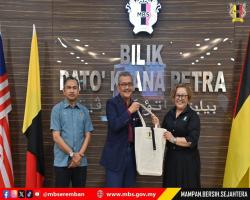 KUNJUNGAN HORMAT DAN LIBAT URUS JAJARAN PAIP GAS DI KAWASAN SEREMBAN OLEH PETRONAS GAS BERHAD