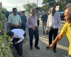 DATUK BANDAR TURUN KE LOKASI BANJIR KG. BARU RAHANG