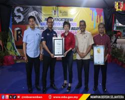 LORONG SENI SEREMBAN TERIMA ANUGERAH LORONG SENI TERPANJANG DI MALAYSIA OLEH MBOR