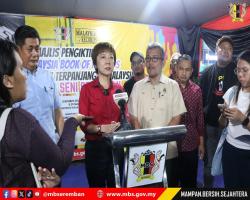 LORONG SENI SEREMBAN TERIMA ANUGERAH LORONG SENI TERPANJANG DI MALAYSIA OLEH MBOR