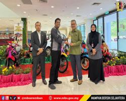 MAJLIS PENYAMPAIAN HADIAH KEMPEN CABUTAN BERTUAH KEPADA PEMBAYAR SECARA ATAS TALIAN DENGAN BAYARAN PENUH CUKAI TAKSIRAN SEHINGGA 31 DISEMBER 2026