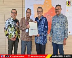 KUNJUNGAN HORMAT MARA CORPORATION KEPADA YBHG. DATUK BANDAR MAJLIS BANDARAYA SEREMBAN