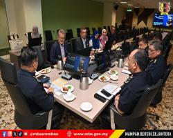 KUNJUNGAN HORMAT YBHG. DATUK BANDAR MAJLIS BANDARAYA SEREMBAN KEPADA PENGARAH KANAN PENGUATKUASA JABATAN PENGANGKUTAN JALAN MALAYSIA