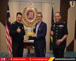 KUNJUNGAN HORMAT YBHG. DATUK BANDAR MAJLIS BANDARAYA SEREMBAN KEPADA PENGARAH KANAN PENGUATKUASA JABATAN PENGANGKUTAN JALAN MALAYSIA