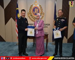 KUNJUNGAN HORMAT YBHG. DATUK BANDAR MAJLIS BANDARAYA SEREMBAN KEPADA PENGARAH KANAN PENGUATKUASA JABATAN PENGANGKUTAN JALAN MALAYSIA