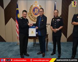 KUNJUNGAN HORMAT YBHG. DATUK BANDAR MAJLIS BANDARAYA SEREMBAN KEPADA PENGARAH KANAN PENGUATKUASA JABATAN PENGANGKUTAN JALAN MALAYSIA