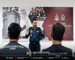 KURSUS LATIHAN WARDEN LALULINTAS MBS BERSAMA DBKL