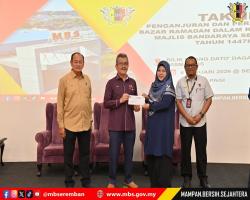 MAJLIS PENYERAHAN SURAT LANTIKAN PENGANJURAN BAZAR RAMADAN DALAM KAWASAN MAJLIS BANDARAYA SEREMBAN