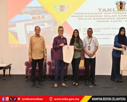 MAJLIS PENYERAHAN SURAT LANTIKAN PENGANJURAN BAZAR RAMADAN DALAM KAWASAN MAJLIS BANDARAYA SEREMBAN