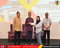 MAJLIS PENYERAHAN SURAT LANTIKAN PENGANJURAN BAZAR RAMADAN DALAM KAWASAN MAJLIS BANDARAYA SEREMBAN