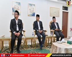KUNJUNGAN HORMAT DATUK BANDAR MBS KEPADA YTM UNDANG LUAK SUNGEI UJONG