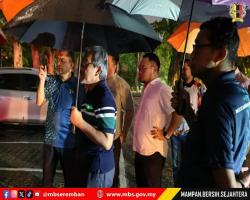 LAWATAN TURUN PADANG DATUK BANDAR MBS BERSAMA YB EXCO PEMBANGUNAN KERAJAAN TEMPATAN, PERUMAHAN & KERAJAAN TEMPATAN