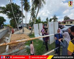 DATUK BANDAR TINJAU PROJEK MENAIKTARAF LONGKANG MONSOON KG. JIBOI