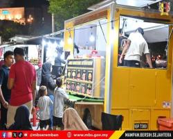 DATUK BANDAR SEREMBAN KUNJUNGI PROGRAM MOH NONGGOK KEK SOMBAN