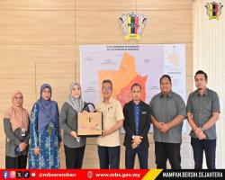 KUNJUNGAN HORMAT PENGARAH PILIHAN RAYA NEGERI SEMBILAN KE ATAS DATUK BANDAR MAJLIS BANDARAYA SEREMBAN