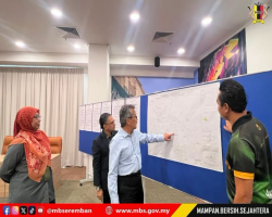 LAWATAN DATUK BANDAR KE BILIK GERAKAN PEGAWAI PENGURUS P.128 SEREMBAN