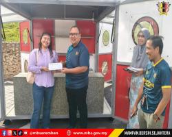 PENYERAHAN SURAT TAWARAN MYKIOSK IRAMA BIZ SENDAYAN