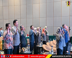 SIMBOLIK PENYERAHAN WRIT & TAKLIMAT PASUKAN PEGAWAI PENGURUS PRU DUN NEGERI SEMBILAN KE-16