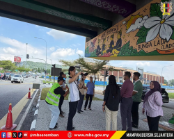 DATUK BANDAR TURUN TINJAU KERJA-KERJA NAIKTARAF LANDSKAP (LUKISAN MURAL) SERTA KERJA-KERJA BERKAITAN DI FLYOVER LINGKARAN TENGAH SEREMBAN