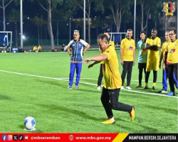 PERLAWANAN PERSAHABATAN BOLA SEPAK BERSAMA PEJABAT MENTERI BESAR NEGERI SEMBILAN