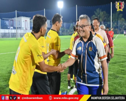 PERLAWANAN PERSAHABATAN BOLA SEPAK BERSAMA PEJABAT MENTERI BESAR NEGERI SEMBILAN