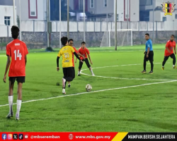 PERLAWANAN PERSAHABATAN BOLA SEPAK BERSAMA PEJABAT MENTERI BESAR NEGERI SEMBILAN