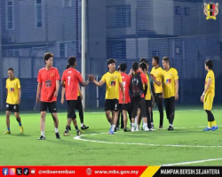 PERLAWANAN PERSAHABATAN BOLA SEPAK BERSAMA PEJABAT MENTERI BESAR NEGERI SEMBILAN