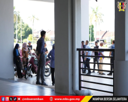 DATUK BANDAR SANTUNI PARA PENIAGA TAMAN SEREMBAN JAYA