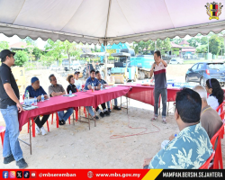 DATUK BANDAR TURUN BAGI SESI LIBAT URUS BERSAMA PENDUDUK SEREMBAN 2 BERHUBUNG PEMBANGUNAN PADANG SINTETIK