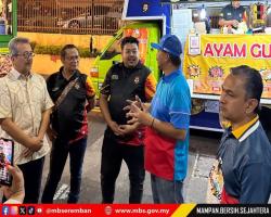 YB EXCO PELANCONGAN TINJAU SUASANA MALAM MINGGU DI BANDAR SEREMBA
