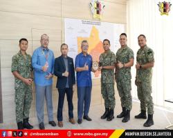 KUNJUNGAN HORMAT DARIPADA PEGAWAI PEMERINTAH BATALION KE-24 REJIMEN ASKAR MELAYU DIRAJA