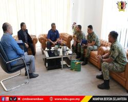 KUNJUNGAN HORMAT DARIPADA PEGAWAI PEMERINTAH BATALION KE-24 REJIMEN ASKAR MELAYU DIRAJA