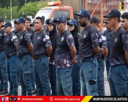 LATIHAN KAWAD KAKI KONTINJEN PERBARISAN MBS