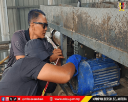 KACAUGANGGU BAU BUSUK AIR SUNGAI DI KAMPUNG KAYU ARA